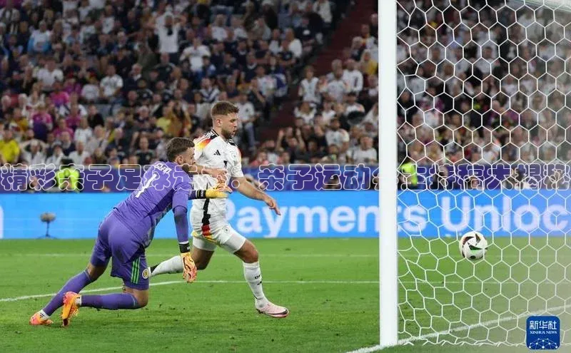 米兰官方网站直接进入百度营销中心精彩亲子足球走秀：亲子运动会主持稿大揭秘