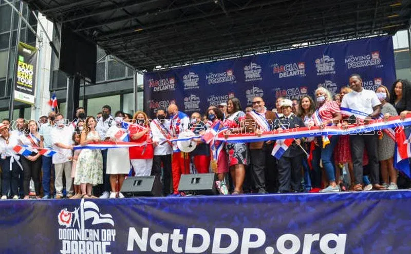 米兰·全站APP登录入口歌力思《新田瑞华学校足球运动会：激情碰撞，青春竞逐！》